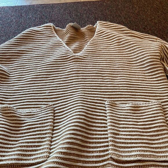 Emberley v neck sweater small - Picture 4 of 6